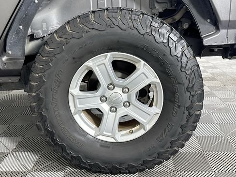 Used 2019 Jeep Wrangler Unlimited Sport S AWD/4WD image 50