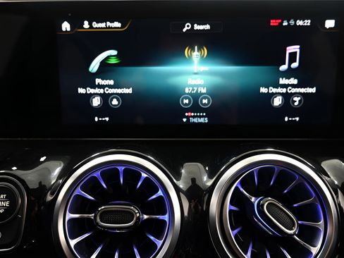 Used 2022 Mercedes-Benz GLA 250 4MATIC image 25