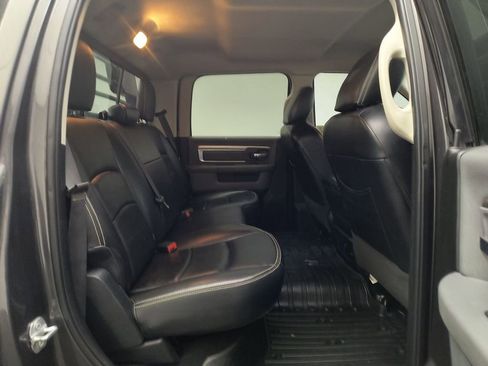 Used 2018 RAM 3500 SLT w/ Luxury Group image 26