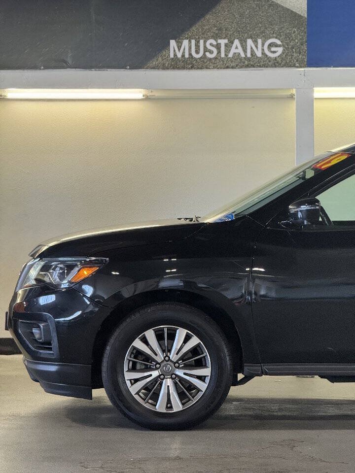 Used 2019 Nissan Pathfinder SL AWD/4WD image 15
