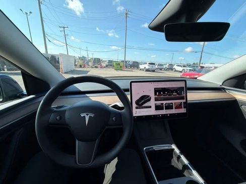 Used 2023 Tesla Model Y Long Range AWD/4WD image 19