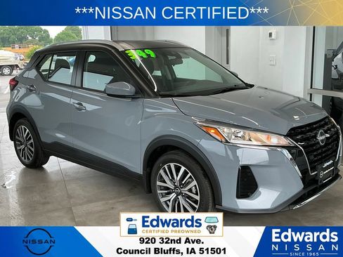 Used 2023 Nissan Kicks SV FWD image 2