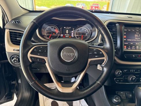 Used 2016 Jeep Cherokee Latitude w/ Safety/Convenience Group image 9