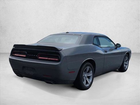 Used 2019 Dodge Challenger SXT RWD image 6