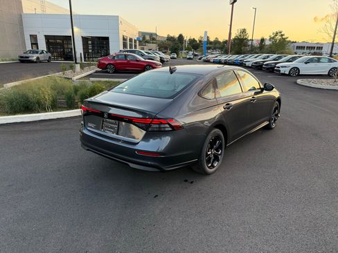 New 2025 Honda Accord SE image 5