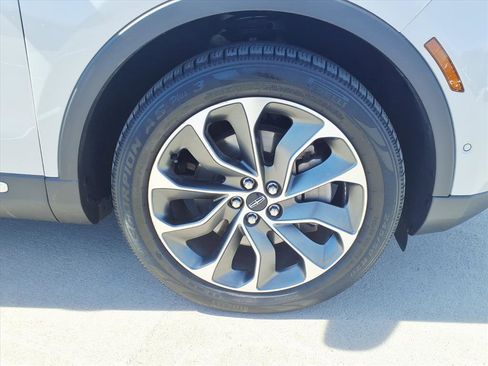 Used 2021 Lincoln Nautilus Reserve w/ Equipment Group 201A image 9