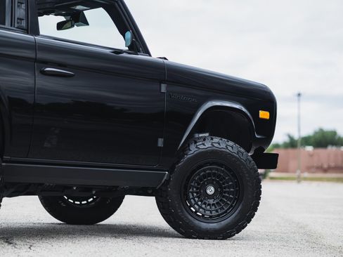 Used 2024 Ford Bronco Black Diamond AWD/4WD image 5