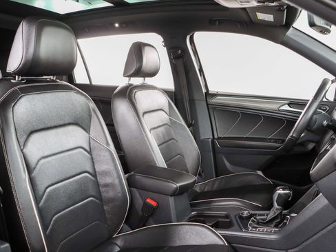 Used 2022 Volkswagen Tiguan SEL R-Line image 29