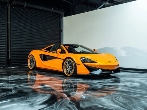 Used 2018 McLaren 570S Spider image 6