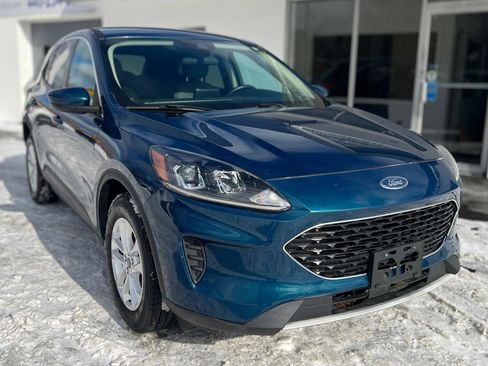 Used 2020 Ford Escape SE image 5