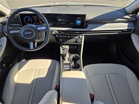 Certified 2025 Hyundai Sonata SE image 13