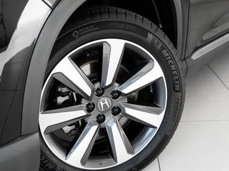 Used 2023 Honda Pilot Touring video 2