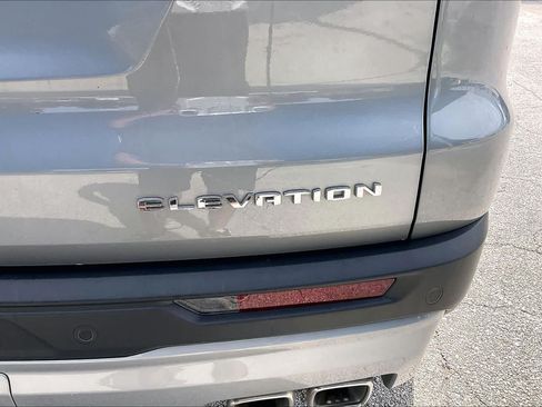 Used 2026 GMC Acadia Elevation w/ Elevation Premium Package FWD image 10