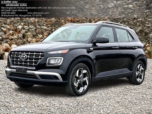 Used 2022 Hyundai Venue SEL image 1