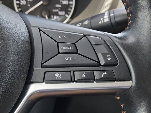 Used 2025 Nissan Sentra SR w/ SR Premium Package FWD image 19