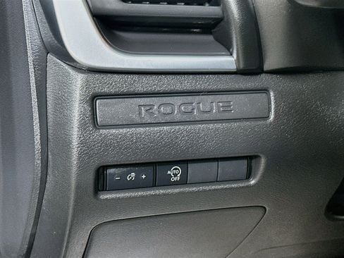 Used 2023 Nissan Rogue S AWD/4WD image 10