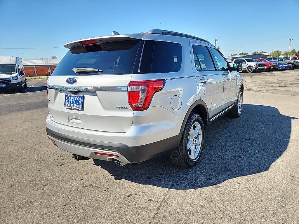 Used 2016 Ford Explorer XLT w/ Equipment Group 202A AWD/4WD image 5