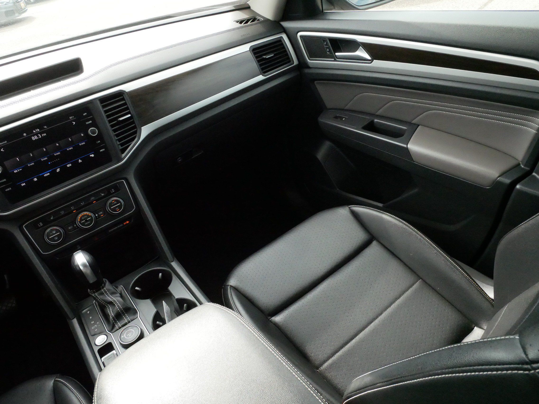 Used 2021 Volkswagen Atlas SE w/ Panoramic Sunroof Package AWD/4WD image 11