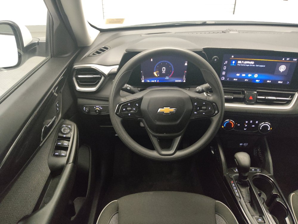 Used 2025 Chevrolet TrailBlazer LT AWD/4WD image 22