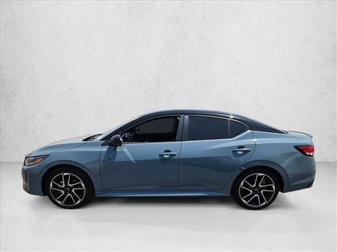 Used 2025 Nissan Sentra SR FWD image 7