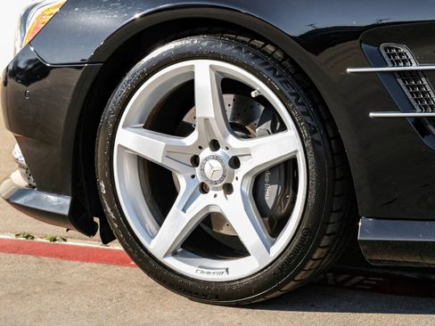 Used 2016 Mercedes-Benz SL 400 w/ Premium I Package image 39