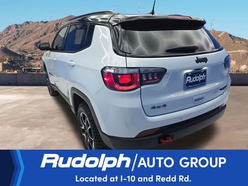 Used 2025 Jeep Compass Trailhawk AWD/4WD image 3