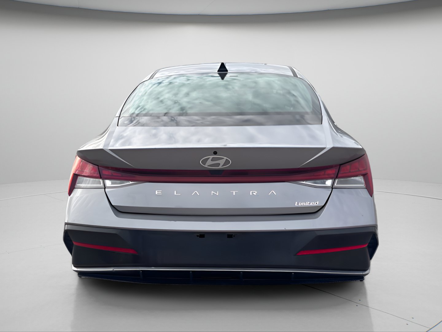 Used 2025 Hyundai Elantra Limited FWD image 8