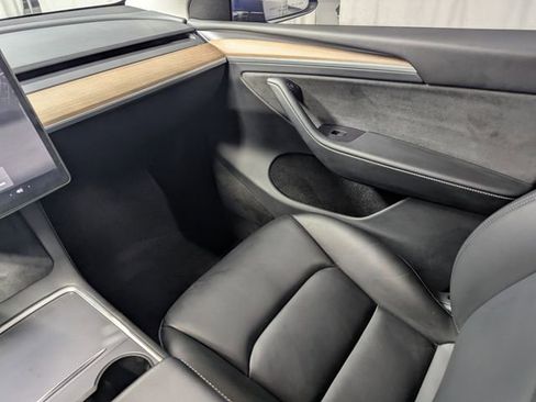 Used 2023 Tesla Model Y Long Range image 8