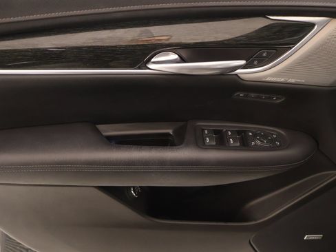 Used 2021 Cadillac XT5 Premium Luxury FWD image 16