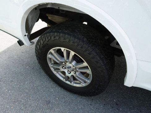 Used 2019 Ford F150 Lariat w/ Trailer Tow Package AWD/4WD image 6