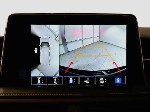 Used 2023 GMC Yukon AT4 w/ AT4 Premium Plus Package AWD/4WD image 13