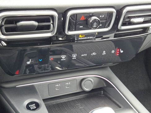 New 2026 Nissan Sentra SV w/ SV Convenience Package FWD image 26