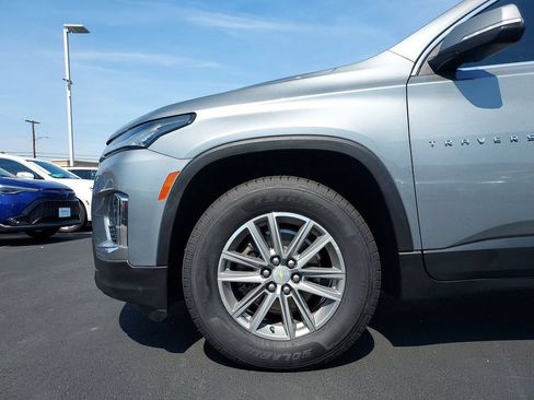 Used 2023 Chevrolet Traverse LT FWD image 16