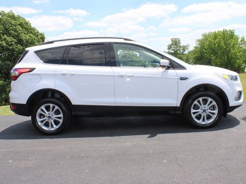 Used 2018 Ford Escape SE AWD/4WD image 2