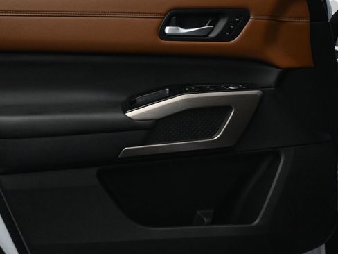 Used 2025 Nissan Pathfinder Platinum w/ Cargo Package AWD/4WD image 14