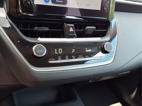 Used 2024 Toyota Corolla LE FWD image 6