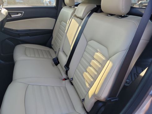 Used 2023 Ford Edge SEL w/ Convenience Package image 12