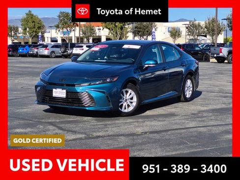 Used 2025 Toyota Camry LE image 1