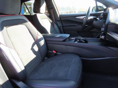 Used 2025 Chevrolet Blazer EV RS image 37