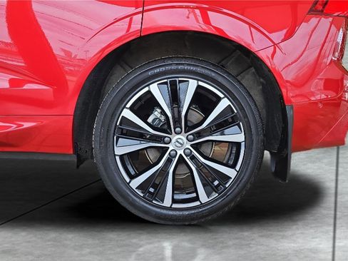 Used 2025 Volvo XC60 B5 Plus w/ Climate Package image 29
