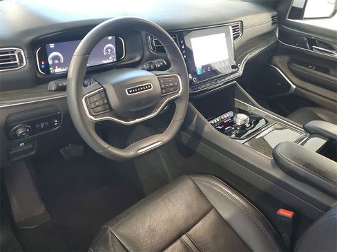 Used 2022 Jeep Wagoneer Series II image 15