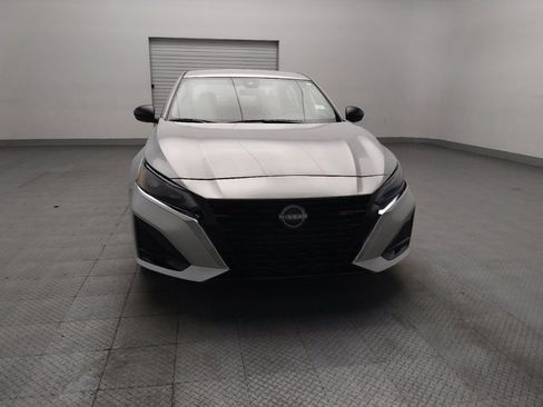 Used 2025 Nissan Altima 2.5 SV FWD image 14