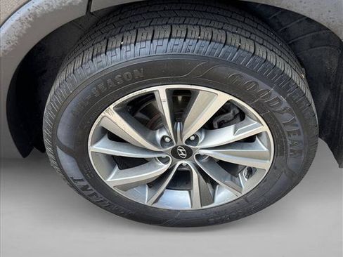 Used 2020 Hyundai Santa Fe Limited AWD/4WD image 9