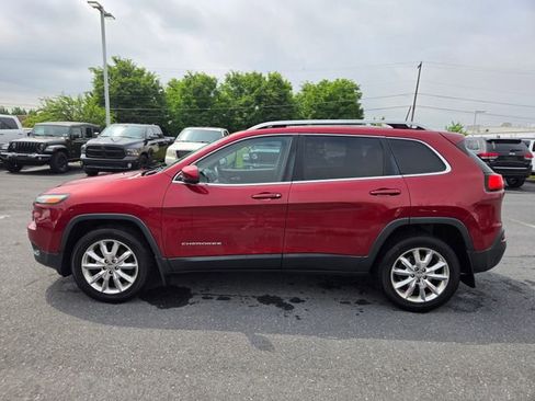 Used 2017 Jeep Cherokee Limited AWD/4WD image 13