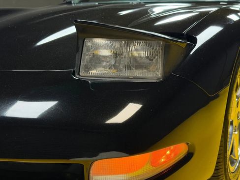 Used 2001 Chevrolet Corvette Convertible w/ Preferred Equipment Group2 image 8