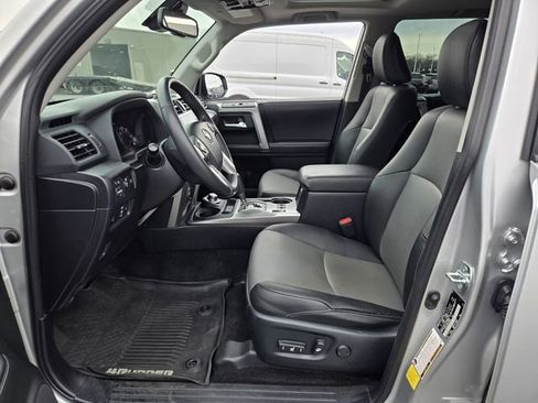 Used 2022 Toyota 4Runner SR5 Premium w/ Moonroof Package image 10