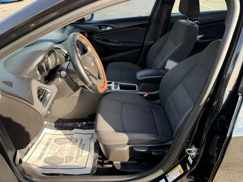 Used 2018 Chevrolet Cruze LS image 12