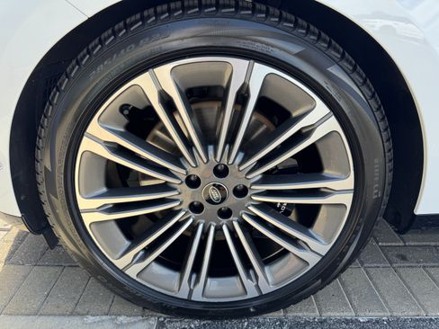 Certified 2023 Land Rover Range Rover Long Wheelbase Autobiography AWD/4WD image 9