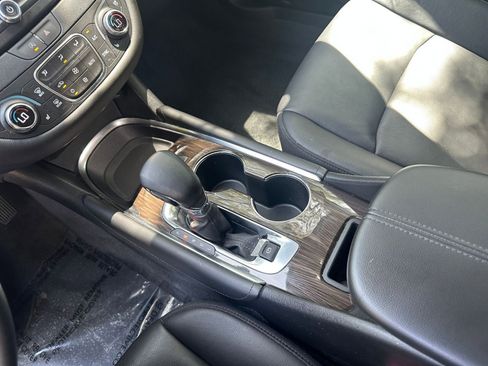 Used 2024 Chevrolet Malibu LT image 35