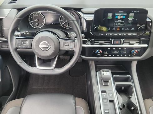 Used 2023 Nissan Pathfinder SL FWD image 24